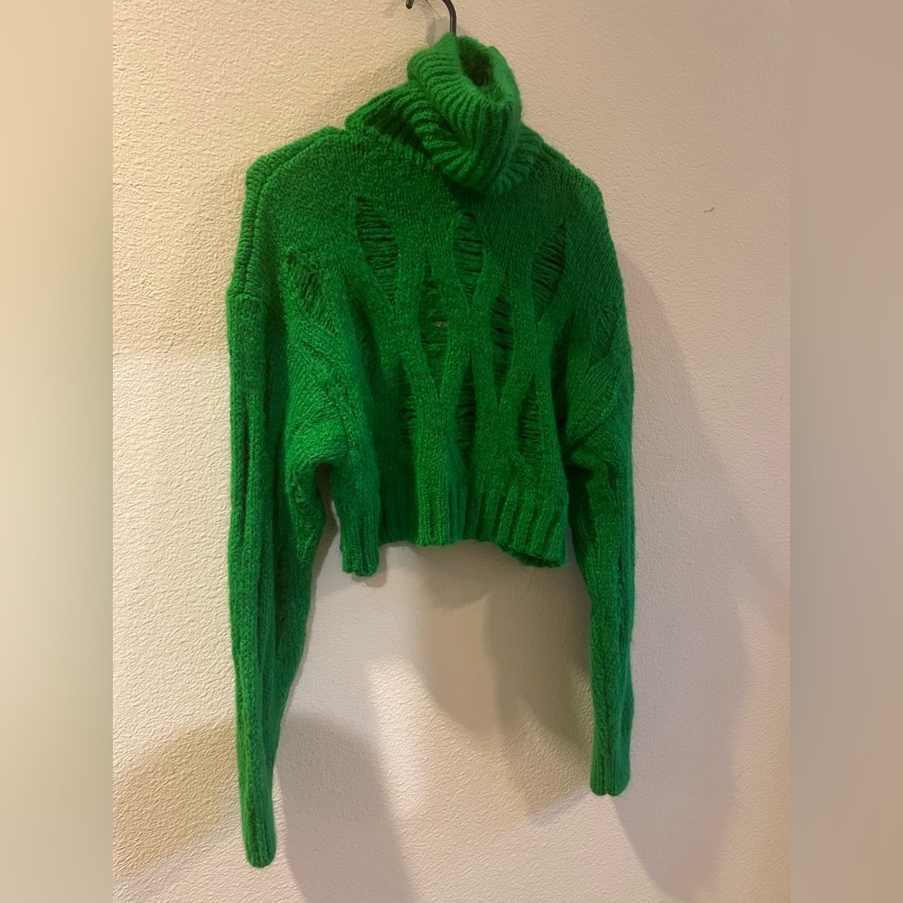 NWT Green cropped Zara sweater